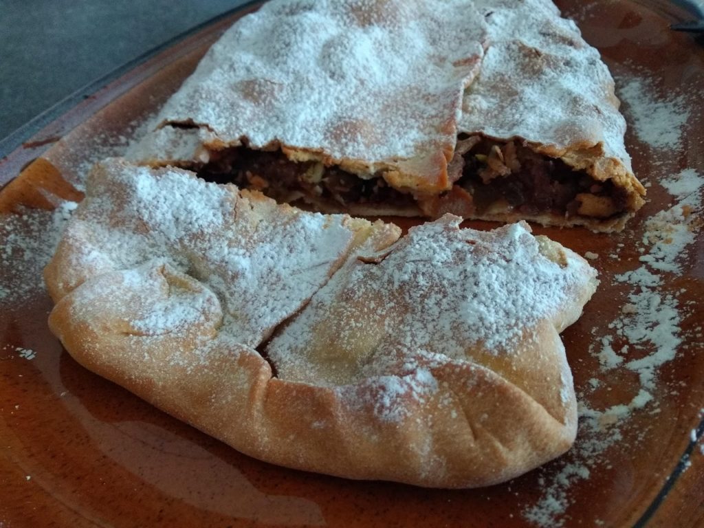 strudel con mele e frutta secca